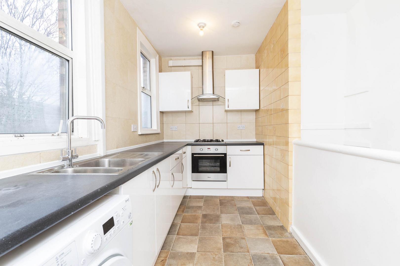 Large Apartment In Purpose Built Block Broadfield House, Broadhurst Gardens, West Hampstead